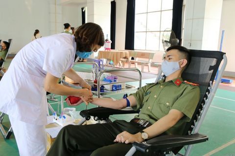 Công an tỉnh tổ chức Lễ phát động hiến máu tình nguyện năm 2020