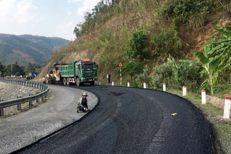 Lai Châu sử dụng hiệu quả nguồn vốn bảo trì đường bộ 
