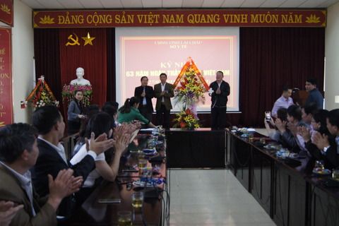 Lãnh đạo tỉnh thăm, chúc mừng nhân ngày thầy thuốc Việt Nam
