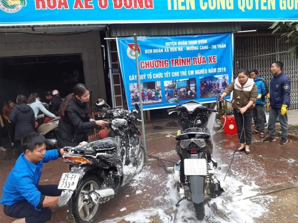 Huyện đoàn Than Uyên triển khai chương trình “ Rửa xe 0 đồng, tiền công quyên góp” năm 2019